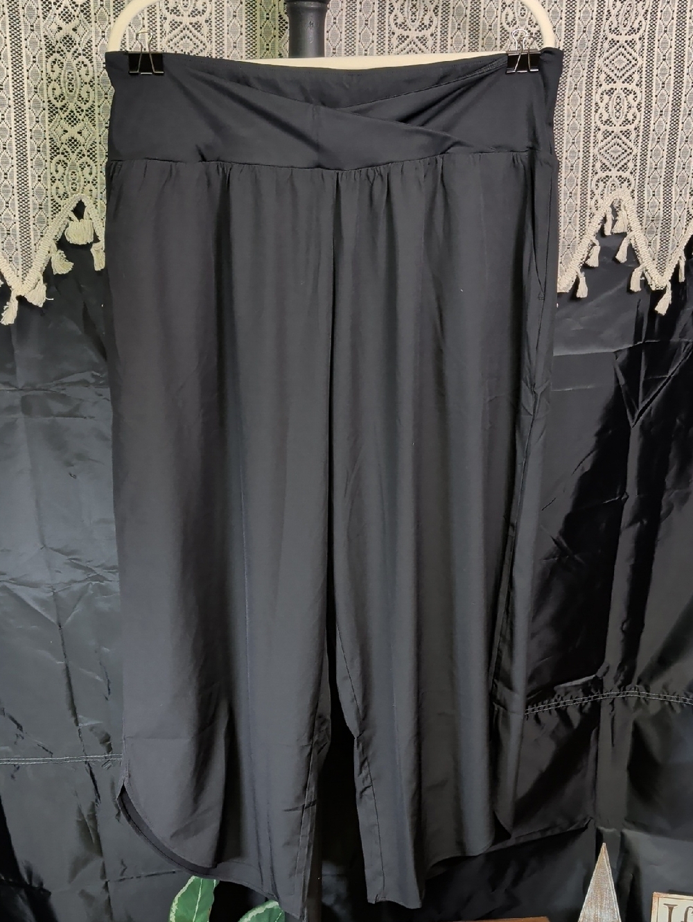 Halara NWT 1x Black Breezeful Crop Pants Ladies Athleisure Vacation